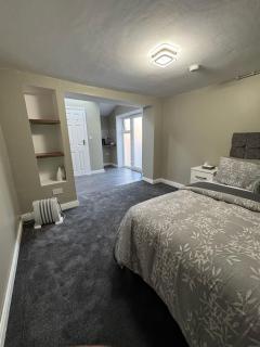 Private Studio Retreat with WiFi & Workspace - Huddersfield - 0