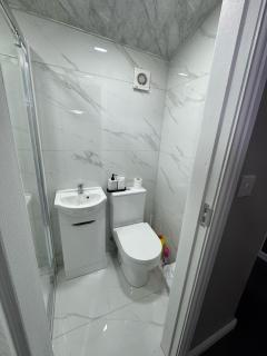 Private Studio Retreat with WiFi & Workspace - Huddersfield - 9