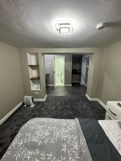 Private Studio Retreat with WiFi & Workspace - Huddersfield - 6