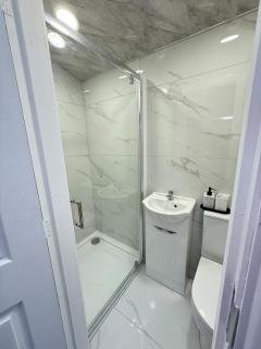 Private Studio Retreat with WiFi & Workspace - Huddersfield - 5