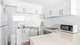 Beachpoint 402 - 2