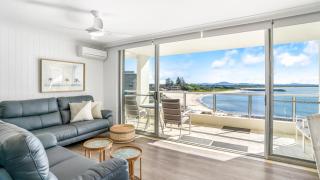 Beachpoint 402 - 1