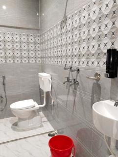 HOTEL C-H-I-N-T-A - HARAN - PALACE REST HOUSE Near Baidyanath Jyotirlinga Temple - CP Drolia Road - Spacious and Fully Air Conditioned Rooms with With Attached Balcony - Best Hotel In Deoghar - Deoghar - 5