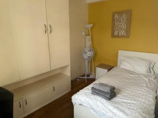 Ruthher Houses - 8
