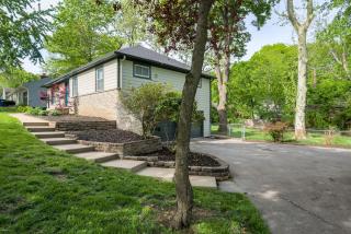 Home Office, 2-car garage, 1 Gig WiFi Dog Friendly - 5
