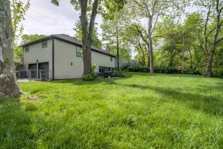 Home Office, 2-car garage, 1 Gig WiFi Dog Friendly - 4