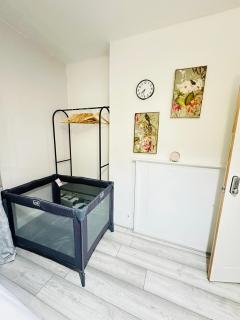 Flat in Aldgate East, London - 8