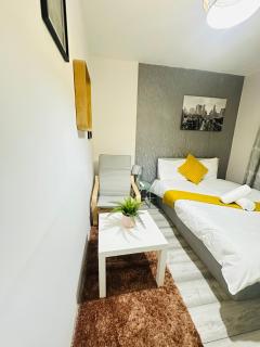 Flat in Aldgate East, London - 9