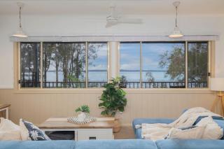 The Lake House - Waterfront Haven with Granny Flat - Karraganbah - 3