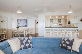 The Lake House - Waterfront Haven with Granny Flat - Karraganbah - 2