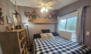 Lodge with Beautiful Forest, Mountain, & Ocean Views - Kodiak - 9