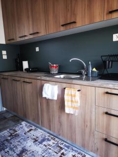 Spacious Family-Friendly 2BR Flat Near City Center - Alexandroúpolis - 5