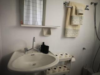 Spacious Family-Friendly 2BR Flat Near City Center - Alexandroúpolis - 2