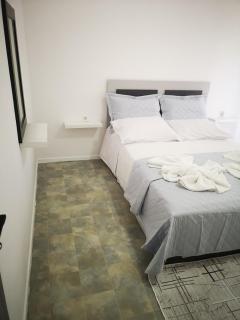 Spacious Family-Friendly 2BR Flat Near City Center - Alexandroúpolis - 7