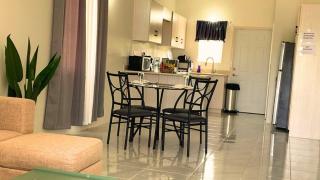 Chic 2BDR Oceanview Escape, Pool & Beach Access - Discovery Bay - 4