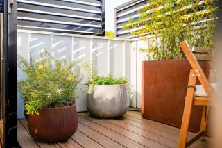 Up and Down Simple Comfort at Thornbury Townhouse - Melbourne - 1