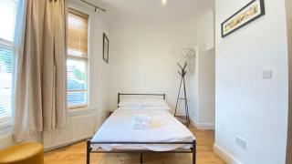 Studio 3 minutes London Arnos Grove Tube Suite 1 - New Southgate - 9