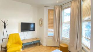 Studio 3 minutes London Arnos Grove Tube Suite 1 - New Southgate - 7