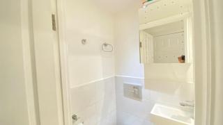 Studio 3 minutes London Arnos Grove Tube Suite 1 - New Southgate - 1