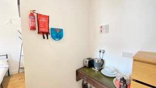 Studio 3 minutes London Arnos Grove Tube Suite 1 - New Southgate - 4