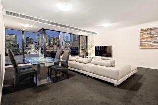 Stylish, City Views - Apartment with Balcony Opposite Casino and MCEC - 9