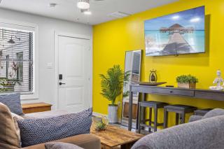 6BR for 18 Apts Queens & Fulls Central - Houston - 8