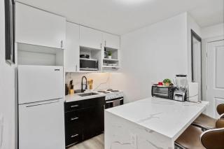 6BR for 18 Apts Queens & Fulls Central - Houston - 4