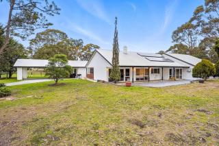 Perfect Family Getaway in Cranbourne South - Devon Meadows - 0
