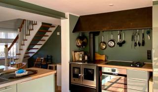 Historic Holiday Home By Lake Jabel - 6