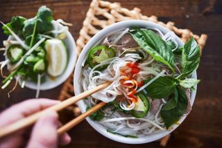 Hanoi Luxe Retreat With Private Kitchen, Elevator - Hanoi - 3