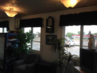 Plains Motor Inn - Stettler - 3