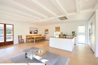 Modern Summer House On Stunning 3700 M2 Plot - 1