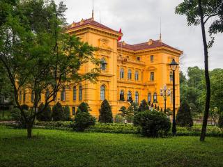 Stylish Old Quarter Condo With Bathtub, Netflix - Hanoi - 1