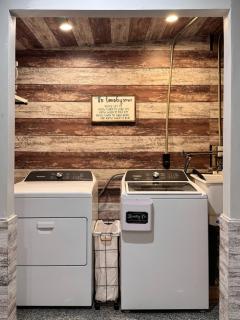 Waterfront Home with Arcade, MassageChair, Firepit - Rockford - 5