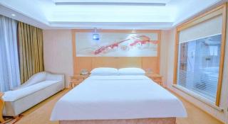 Vienna Hotel Jiangxi Jiujiang Gongqingcheng High-Speed Railway Station - 1