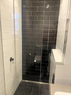 107 THE DEVLIN APARTMENTS 1 Bedroom Apartment near GMHBA Stadium in Geelong - Geelong - 4