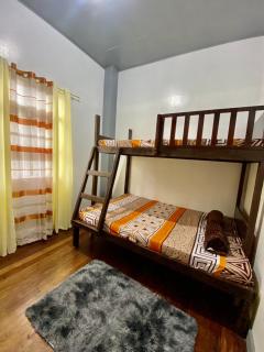 5- Bedroom Spacious Vacation Home - Baguio - 1