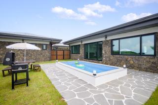 Gimnyeong Stonewall Private Pool Villa - Jeju - 6