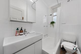 KozyGuru | Rushcutters Bay | Elegant City Living - Sydney - 2