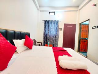 H0TEL A-V-P STAY Near Swaminarayan Temple - Shri Hanuman Garhi Mandir & Ram Janam Bhoomi& Temple - Fully Air Air Conditioning Rooms - Perfect Location with Excellent Service Awarded - Ayodhya - 7