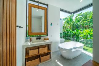 Bedawang, Exquisite Seminyak 4BR Villa with Huge Pool - 6