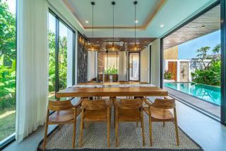 Bedawang, Exquisite Seminyak 4BR Villa with Huge Pool - 1