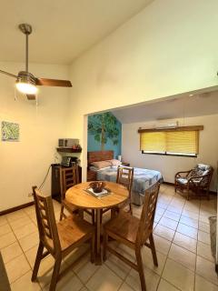Calm & Palms Second Floor Studio - - 9