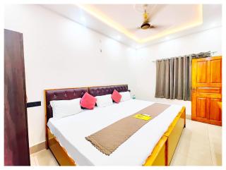 HOTEL SHREE MATESHWARI # PALACE Near Ramjanambhoomi - Shri Hanuman Garhi Mandir 800M & Ayodhya Dham Junction Railway Station - Fully Air Conditioning Rooms - Free Wifi & Parking Facilities - Excellent Customer Service - Ayodhya - 9