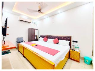 HOTEL SHREE MATESHWARI # PALACE Near Ramjanambhoomi - Shri Hanuman Garhi Mandir 800M & Ayodhya Dham Junction Railway Station - Fully Air Conditioning Rooms - Free Wifi & Parking Facilities - Excellent Customer Service - Ayodhya - 1