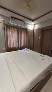 PREMIUM Hotel Near Golden Beach Home Town Puri,Fully-Air-Conditioned-with-Lift-wifi-and Parking Facilities - Puri - 7