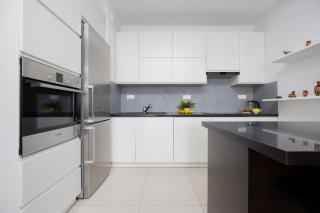 Spacious Apartment in Warsaw with Balcony by Noclegi Renters - Warschau - 7