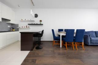Spacious Apartment in Warsaw with Balcony by Noclegi Renters - Warschau - 2