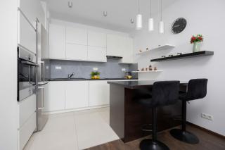 Spacious Apartment in Warsaw with Balcony by Noclegi Renters - Warschau - 1