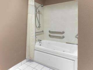 Knights Inn - Forest Hill, TX - Fort Worth - 2